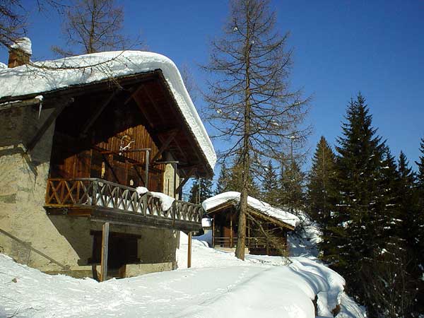 Quelque part à La Fouly, au Val Ferret (Valais), petite station familiale de sports d'hiver et étape du Tour du Mont-Blanc en randonnée.