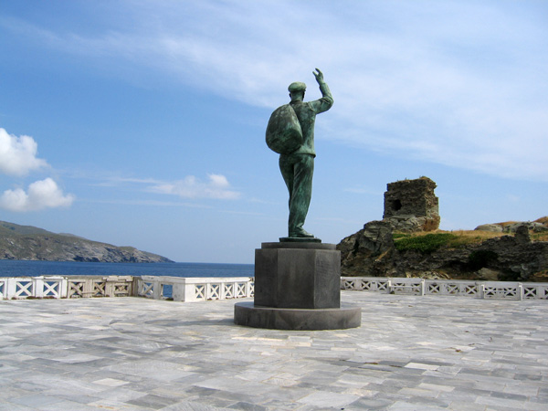 Aspects d'Andros, l'île la plus septentrionale des Cyclades, 2003.