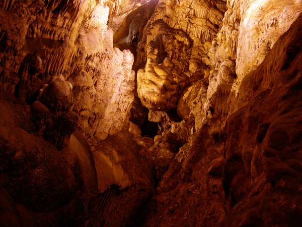 La célèbre grotte d'Antiparos, île soeur de Paros, 2007.