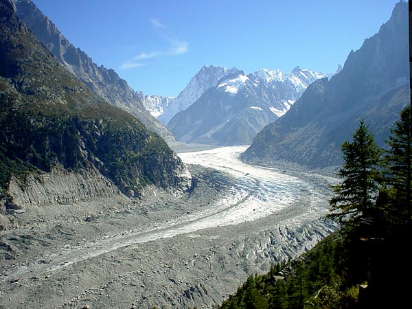 La Mer de Glace, au-dessus de Chamonix, septembre 2002.