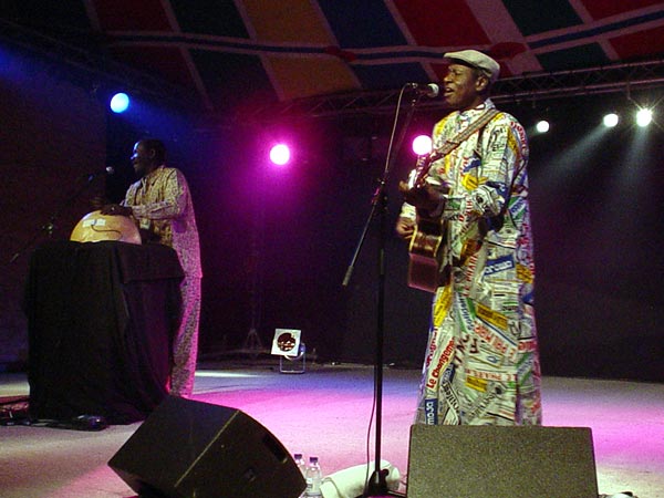 World Music Festiv'Alpe, Château-d'Oex: Boubacar Traoré, samedi 10 août 2002.