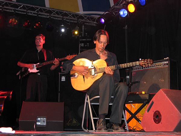 Lou Lou Djine, World Music Festiv'Alpe, Château-d'Oex, samedi 9 août 2003.