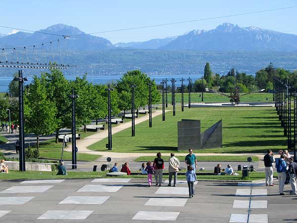 Lausanne: l'esplanade de l'EPFL.