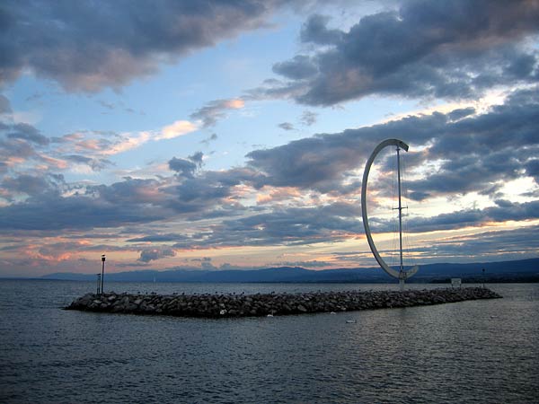 Coucher de soleil sur le Léman au port d'Ouchy.