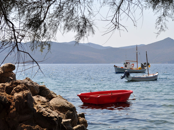 Aspects de Milos, l'&icirc;le volcanique des Cyclades o&ugrave; fut retrouv&eacute;e la V&eacute;nus de Milo. Septembre 2011.