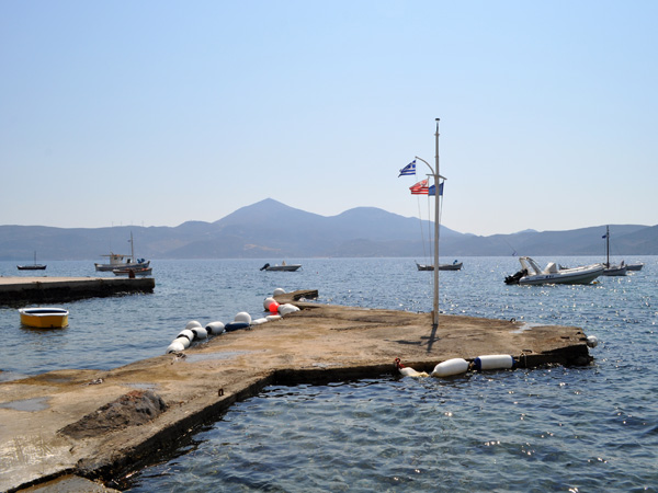 Aspects de Milos, l'&icirc;le volcanique des Cyclades o&ugrave; fut retrouv&eacute;e la V&eacute;nus de Milo. Septembre 2011.
