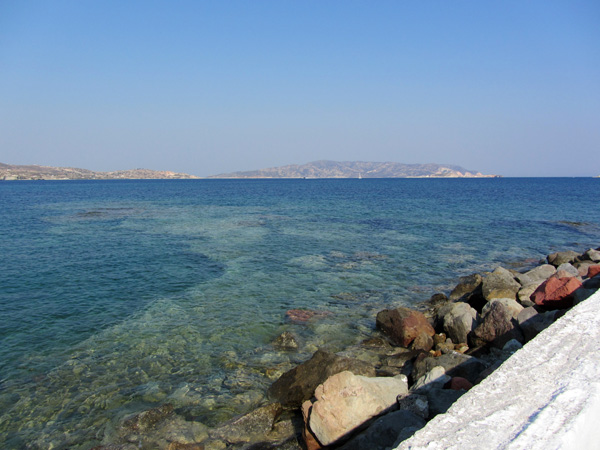 Aspects de Milos, l'&icirc;le volcanique des Cyclades o&ugrave; fut retrouv&eacute;e la V&eacute;nus de Milo. Septembre 2011.
