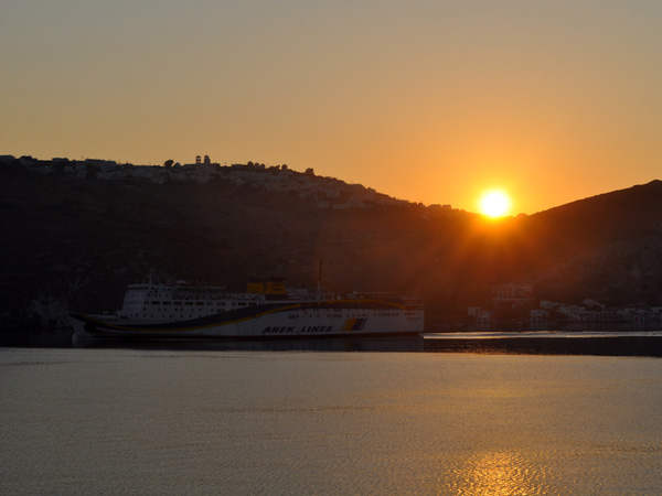 Aspects de Milos, l'&icirc;le volcanique des Cyclades o&ugrave; fut retrouv&eacute;e la V&eacute;nus de Milo. Septembre 2011.
