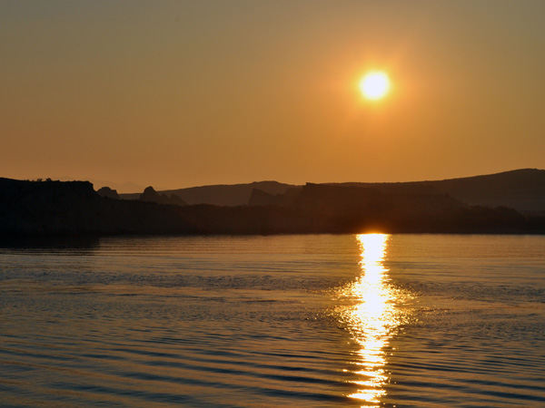 Aspects de Milos, l'&icirc;le volcanique des Cyclades o&ugrave; fut retrouv&eacute;e la V&eacute;nus de Milo. Septembre 2011.