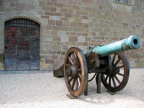 Morges: dans la cour du Château, qui abrite le Musée militaire.