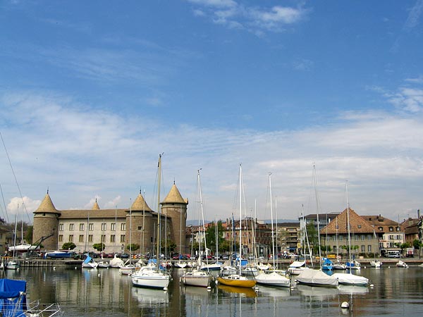 Morges: le port et le Château.