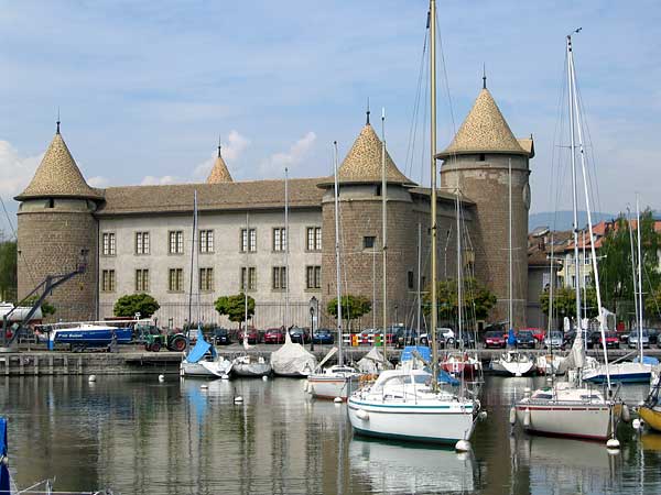 Morges: le port et le Château.