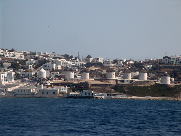 Aspects de Mykonos, l'île la plus jet-set des Cyclades, 2009.