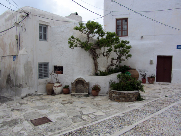 Vieille ville de Chóra, à Naxos, plus grande et plus haute île des Cyclades, avril 2012.