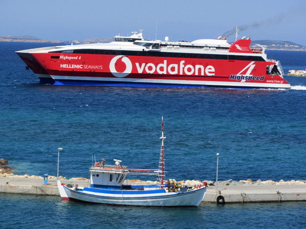 Naxos, plus grande et plus haute île des Cyclades, avril 2012.