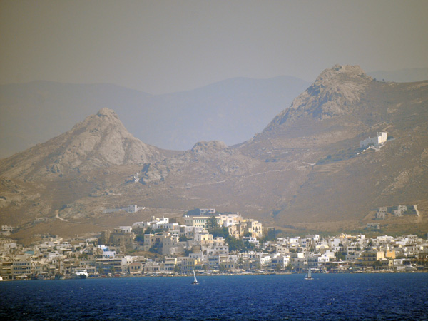 Vieille ville de Ch&oacute;ra, &agrave; Naxos, plus grande et plus haute &icirc;le des Cyclades, septembre 2011.