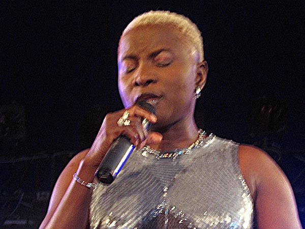 Paléo Festival 2003: Angélique Kidjo, July 25, Le Dôme