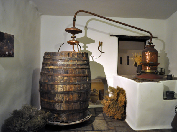 Aspects de Paros, Cyclades: Naoussa, septembre 2011. Visite aux Caves Moraitis.