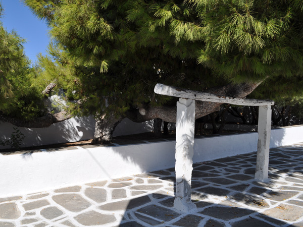 Aspects de Paros, Cyclades: Naoussa, septembre 2011.