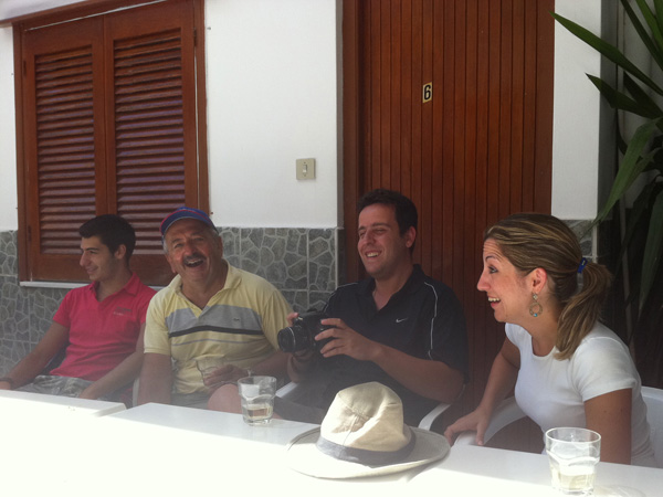 Fiesta &agrave; l'H&ocirc;tel Eleftheria, Livadia, Paros, Cyclades, septembre 2010.