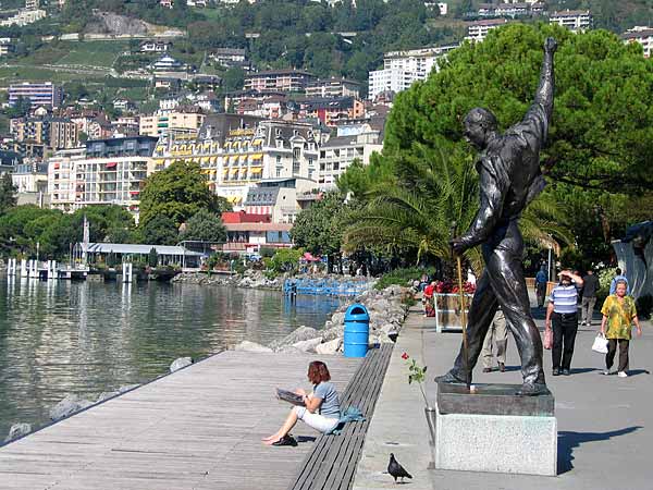 La statue de Freddie Mercury, sur les quais de Montreux.