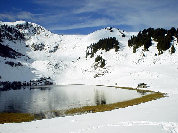 Vue sur le lac de Bretaye.