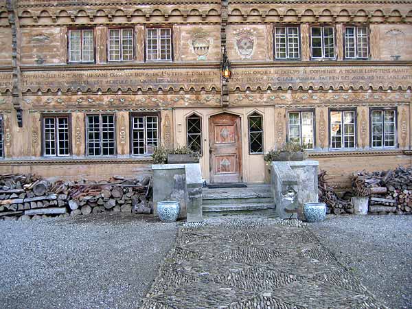 Rossinière: l'entrée du Grand Chalet, une pure merveille...