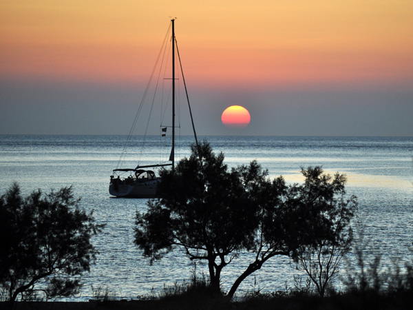 Aspects de Sifnos, une &icirc;le peu connue des Cyclades, dont la gastronomie est tr&egrave;s r&eacute;put&eacute;e. Septembre 2011.