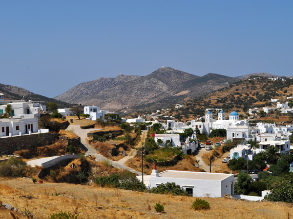 Aspects de Sifnos, une &icirc;le peu connue des Cyclades, dont la gastronomie est tr&egrave;s r&eacute;put&eacute;e. Septembre 2011.