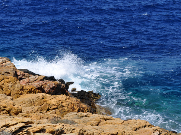 Aspects de Sifnos, une &icirc;le peu connue des Cyclades, dont la gastronomie est tr&egrave;s r&eacute;put&eacute;e. Septembre 2011.