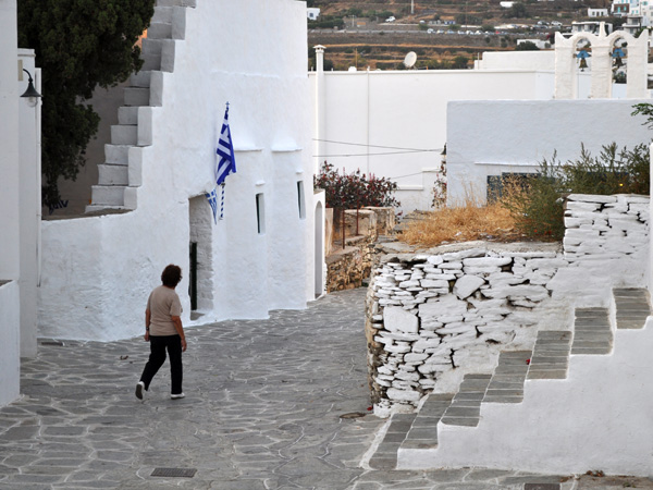 Aspects de Sifnos, une &icirc;le peu connue des Cyclades, dont la gastronomie est tr&egrave;s r&eacute;put&eacute;e. Septembre 2011.