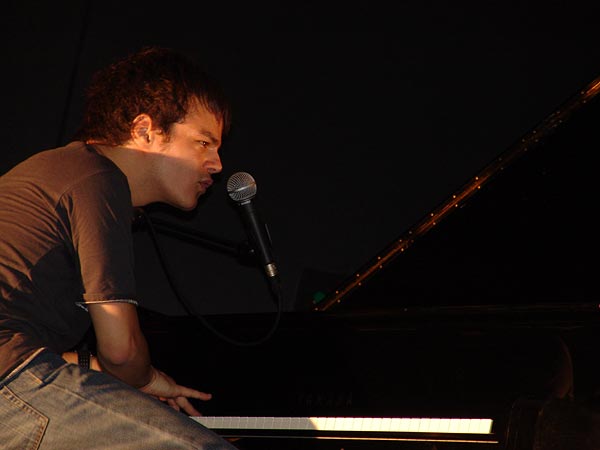 Montreux Jazz Festival 2004: Jamie Cullum, April 22, concert at the Press Conference