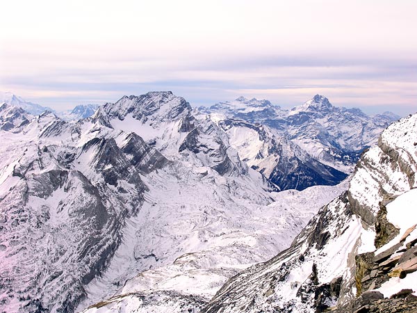 Glacier des Diablerets, vue sur les Alpes, 28 novembre 2004.