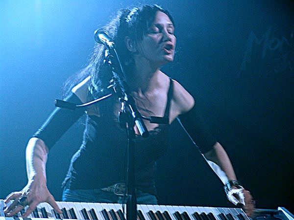 Montreux Jazz Festival 2005: Natasha Shneider (Queens of the Stone Age), July 2, Miles Davis Hall