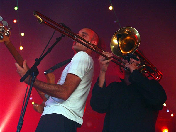 Paléo Festival 2005, jeudi 21 juillet: Babylon Circus, Chapiteau.