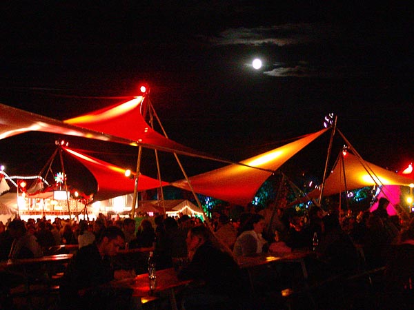 Ambiances du Paléo Festival 2005, jeudi 21 juillet 2005.