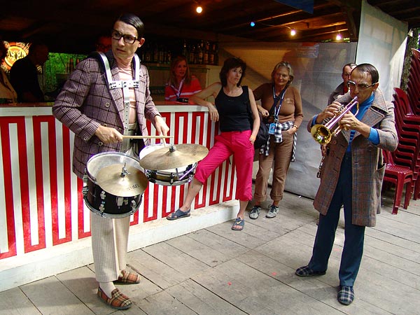 Paléo Festival 2005: 2 Rien Merci, samedi 23 juillet au Bar du Canal.