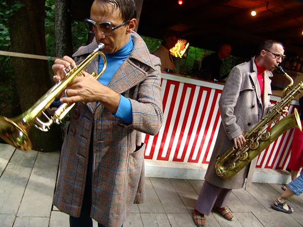 Paléo Festival 2005: 2 Rien Merci, samedi 23 juillet au Bar du Canal.