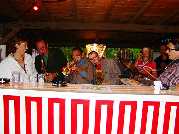 Paléo Festival 2005: 2 Rien Merci, samedi 23 juillet au Bar du Canal.