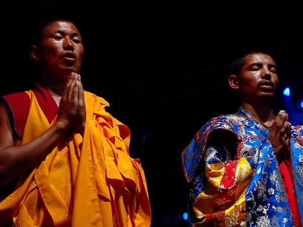 Paléo Festival 2005: Tbt'Cham, les moines Bönpös du Tibet, dimanche 24 juillet, Dôme.