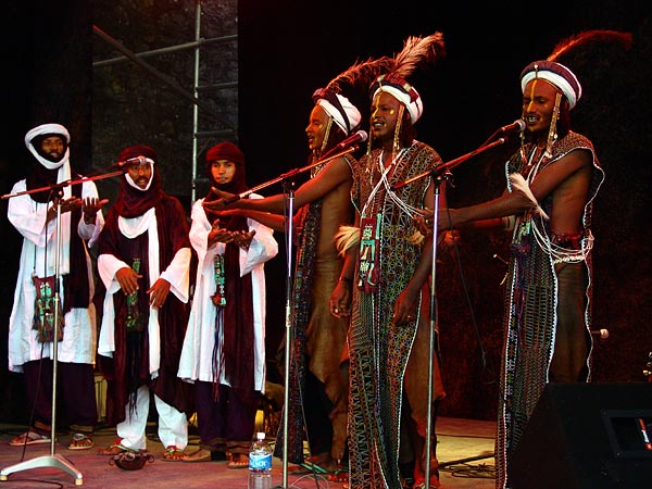 Etran Finatawa, le blues des nomades du désert au World Music Festival d'Oron, 29 juillet 2005.