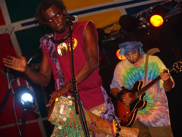 Skapharnaum, ska-reggae-jazz métissé au World Music Festival d'Oron, 29 juillet 2005.