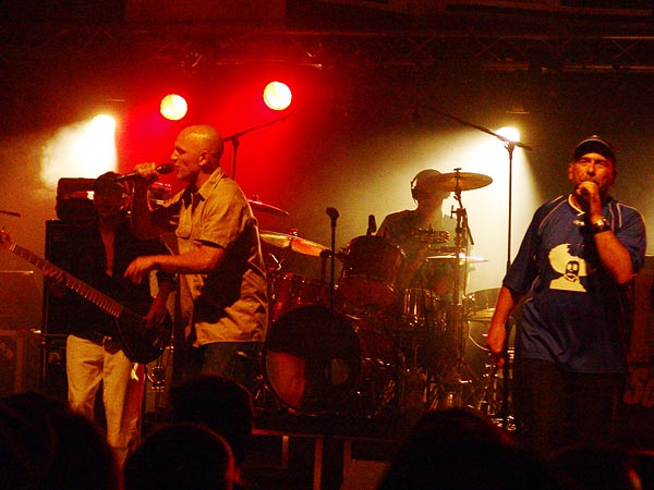 Massilia Sound System, «La Comedia Provençala« au World Music Festival d'Oron, samedi 30 juillet 2005.