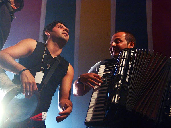 Mahala Raï Banda, musique tzigane festive au World Music Festival d'Oron, dimanche 31 juillet 2005.
