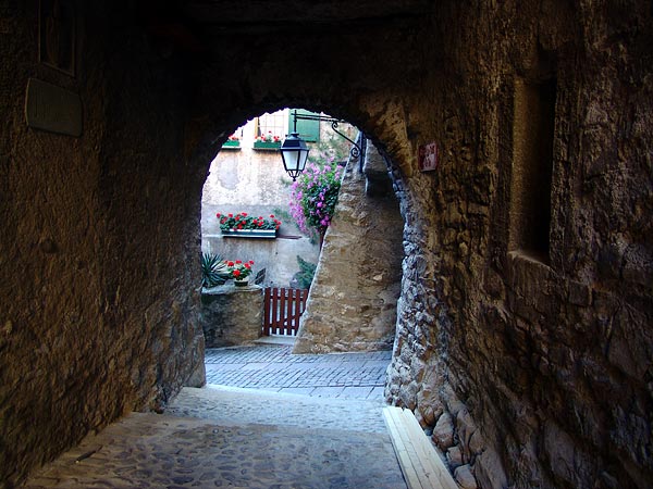 Dans les ruelles de St-Saphorin, octobre 2005.