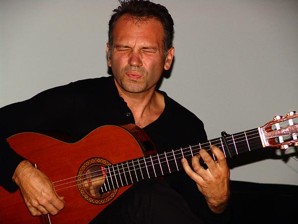 Nicolas Guay (2e prix), Nuits de la Guitare, EJMA Lausanne, vendredi 4 novembre 2005.