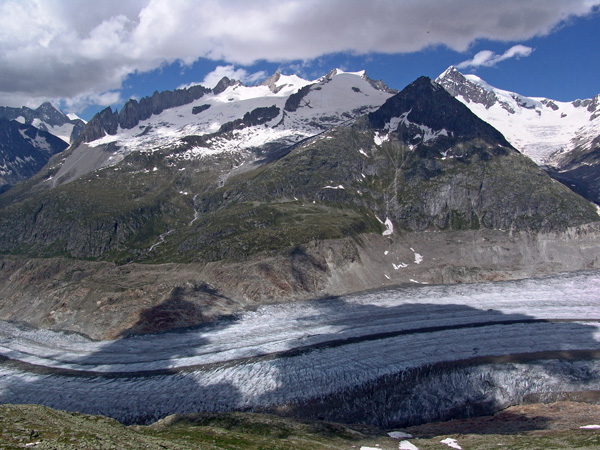 Glacier d'Aletsch, juin 2006. Le plus grand glacier des Alpes, dans le Haut-Valais, au-dessus de Bettmeralp.