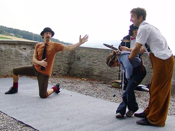 Clowns in Liberta, Oron World Festival, samedi 5 août 2006.