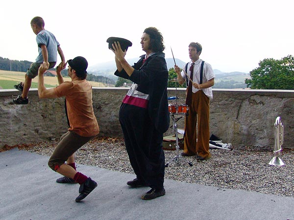 Clowns in Liberta, Oron World Festival, samedi 5 août 2006.