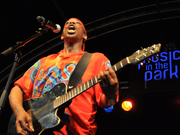 Montreux Jazz Festival 2010: Larry Woodley (soul music from USA), July 9, Music in the Park (Parc Vernex).
